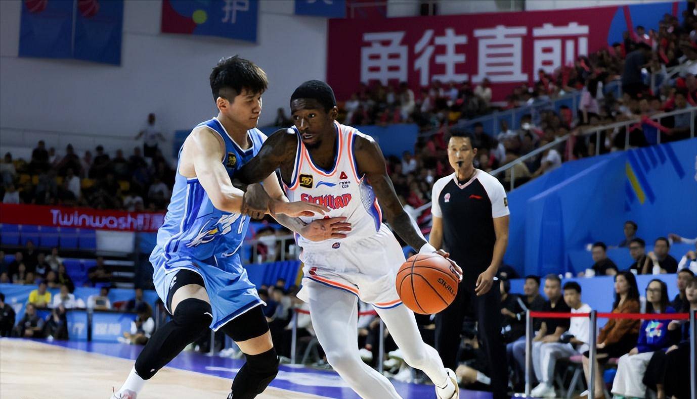 详细阅读:亚博体育平台-广东宏远转会期强势反弹,志在德甲名次提升,态度坚定,身体对抗强度拉满 亚博体育平台-广东宏远转会期强势反弹,志在德甲名次提升,态度坚定,身体对抗强度拉满